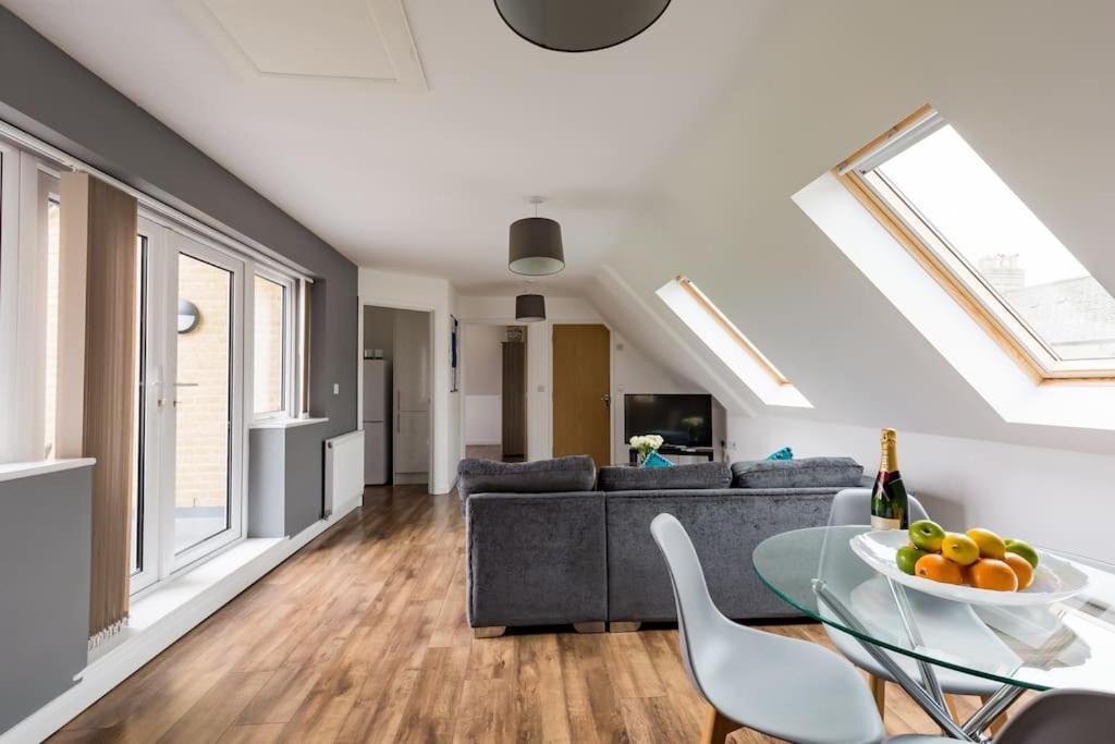 Tm - Rana Court 1 Bedroom Apartment With Balcony オックスフォード エクステリア 写真